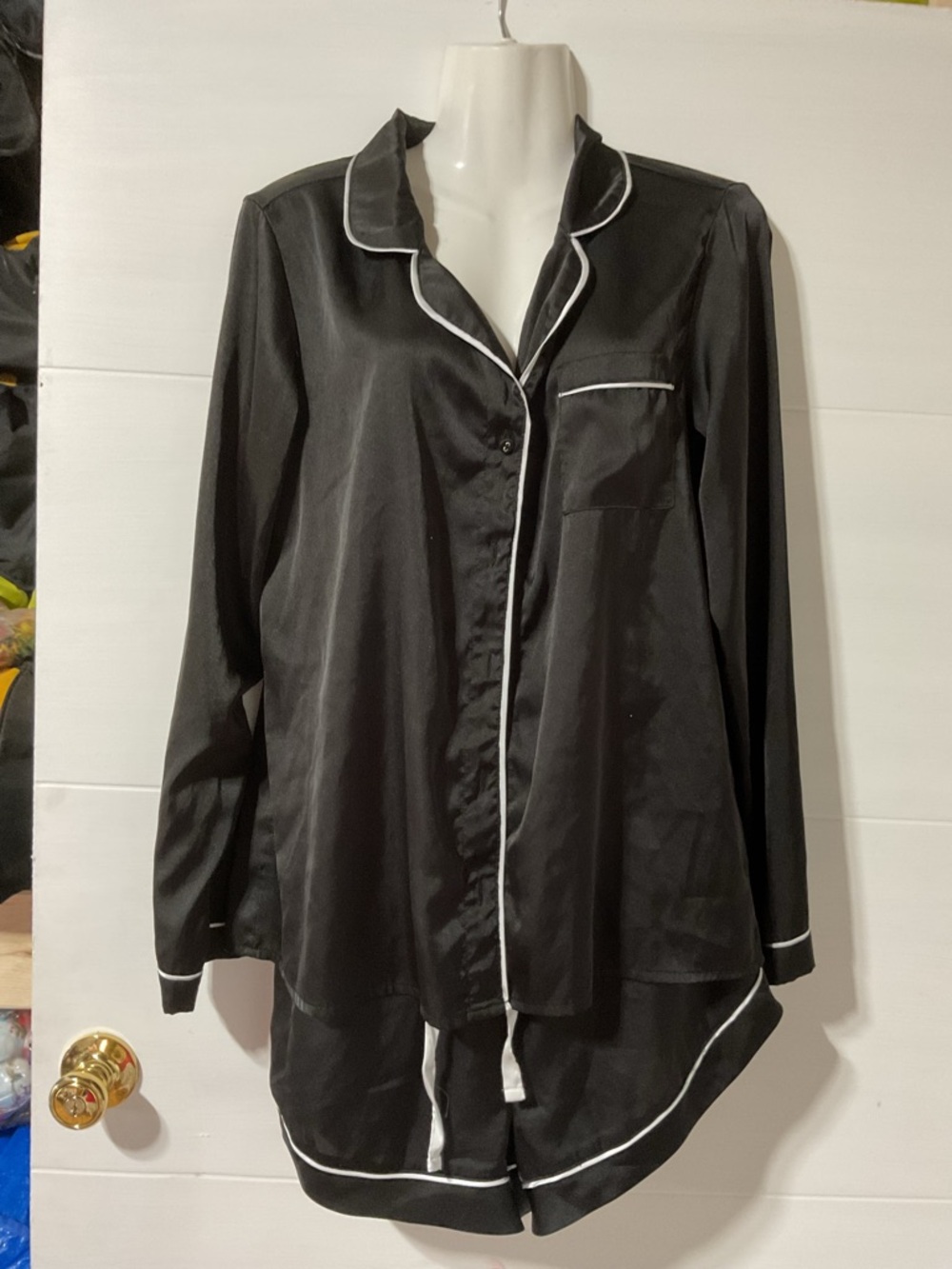 Serra Black Satin-Look Garment with Size M